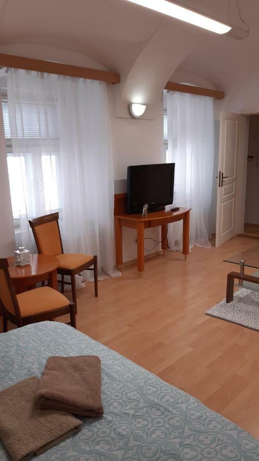 Big Modern Doubleroom Near Cathedral Kassa Kültér fotó